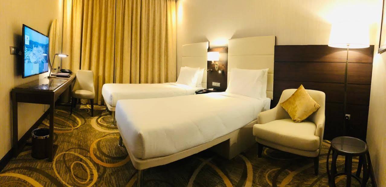 Millennium Makkah Al Naseem Mecca Exterior photo A room at the hotel