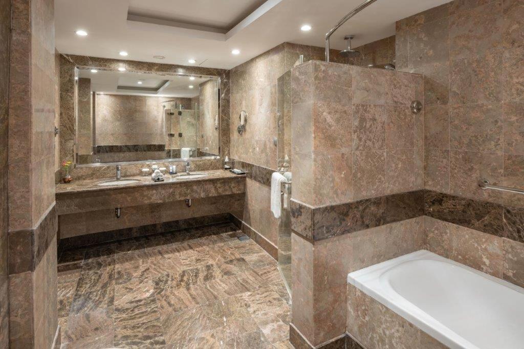 Millennium Makkah Al Naseem Mecca Exterior photo Bathroom